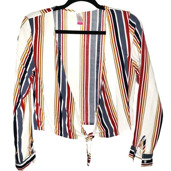 NO BOUNDARIES | Multi-Color Cross Over Front Tie Crop Top - Picture 2 of 12